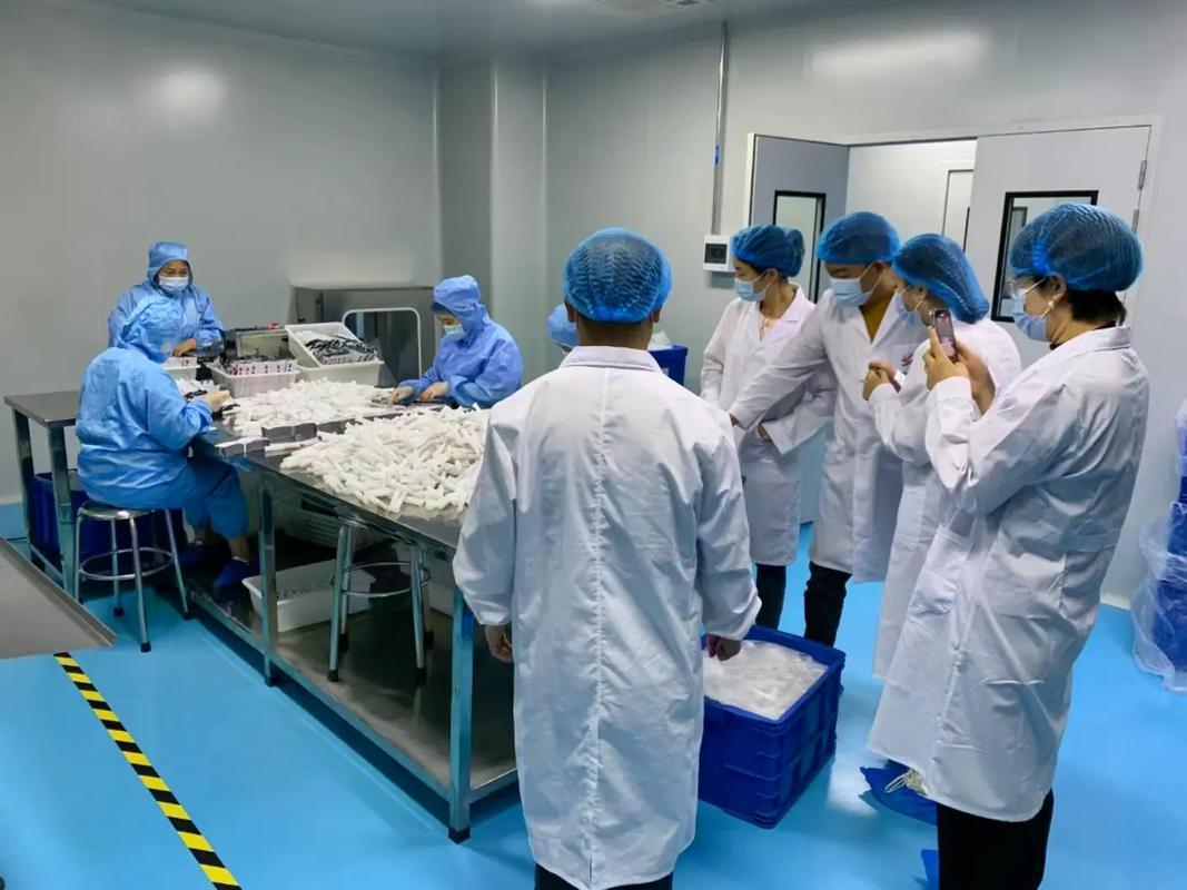 工廠實拍 專業化妝品代工，優質選擇在此
